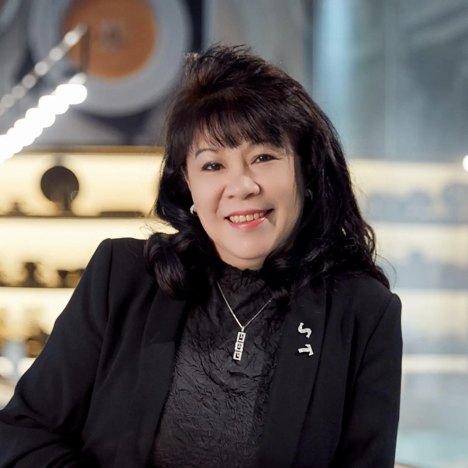 Selina-Tang-Chief-Executive-Officer-Luzerne-Fujian-Portrait